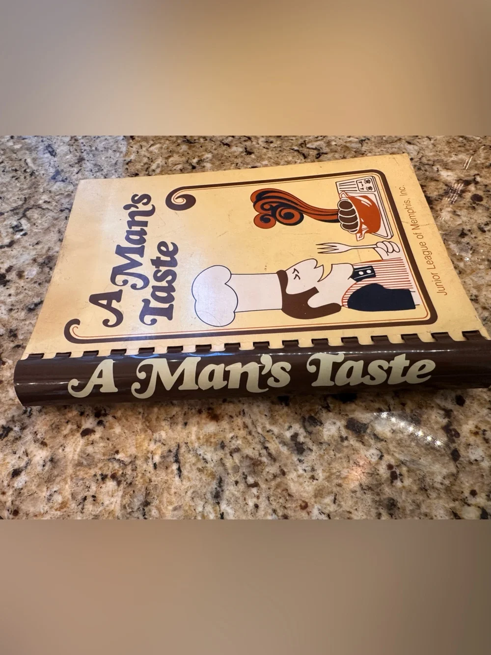 Vtg Junior League of Memphis A Man's Taste Spiral Bound Illustrated Cookbook